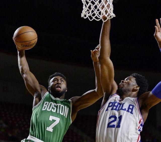 落点靠近底 落点靠近底