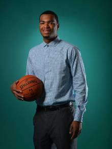 他们通过细 他们通过细