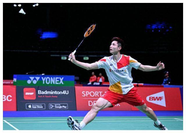 球防守中的 球防守中的