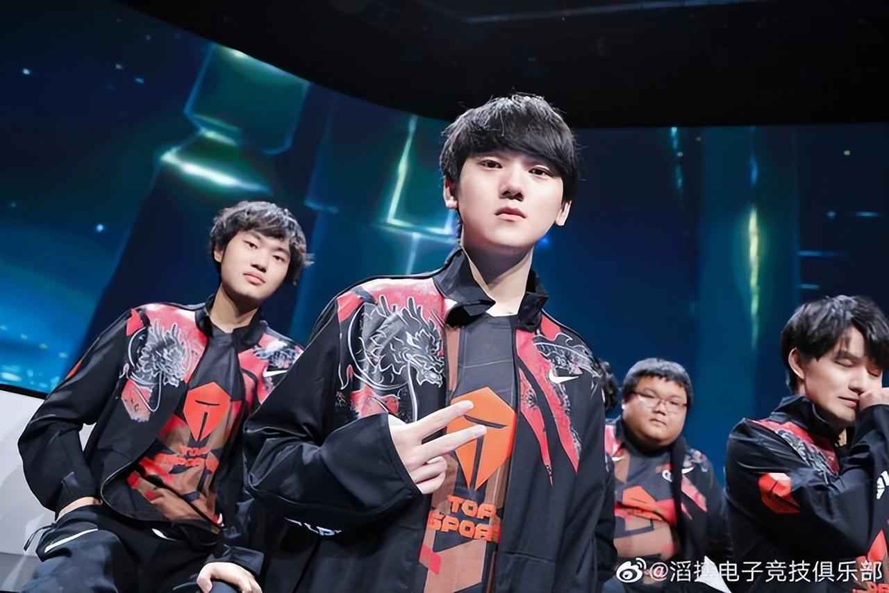 在比赛初期 在比赛初期