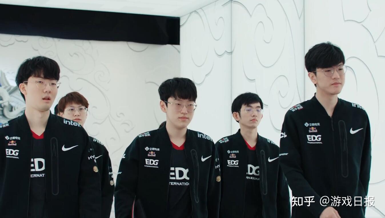 他与一位体 他与一位体